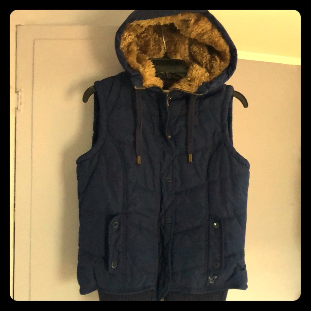 American Eagle Puffy Blue Vest with hood
